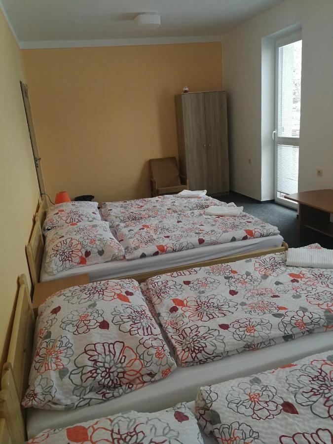 Penzion U Kluju Vestin Luaran gambar