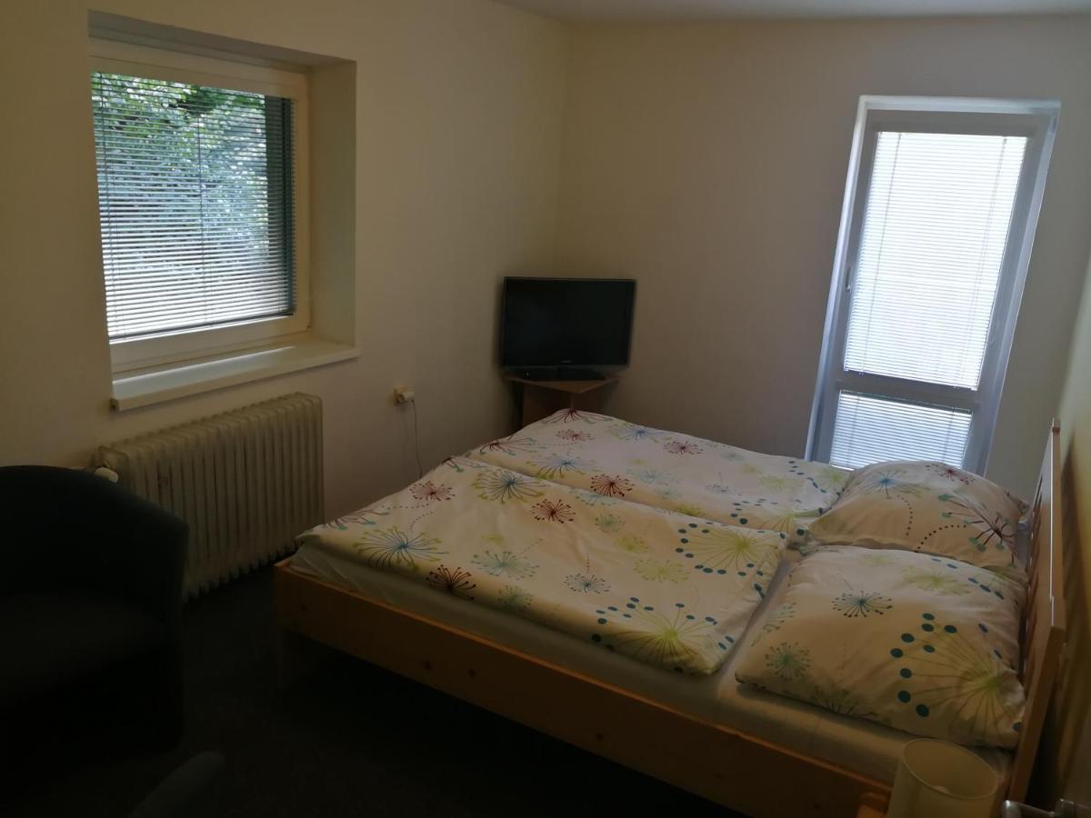 Penzion U Kluju Vestin Luaran gambar